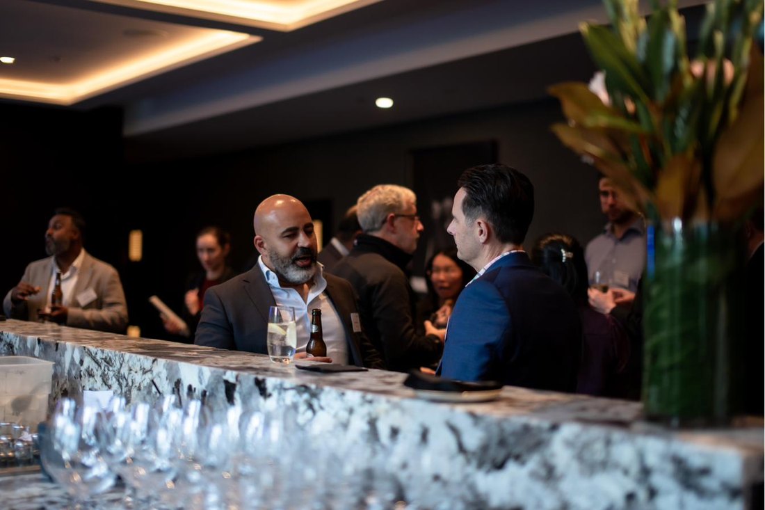 Pre dinner conversation at an Innovatus Media event